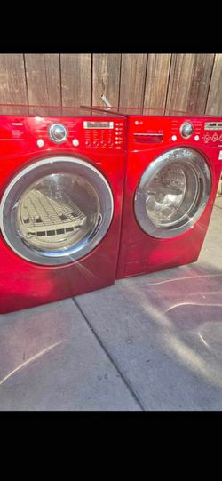 ELECTRIC LG WASHER AND DRYER SET