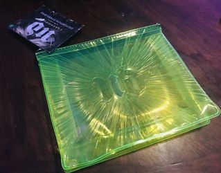 Urban Decay Distortion Stash Bag Neon Green/ Yellow Make-Up Bag NEW NWT