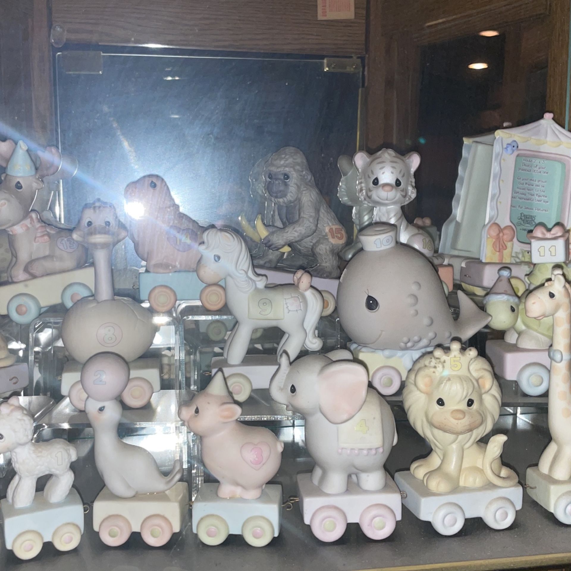 Precious moments Birthday Train Set - 18 Figurines