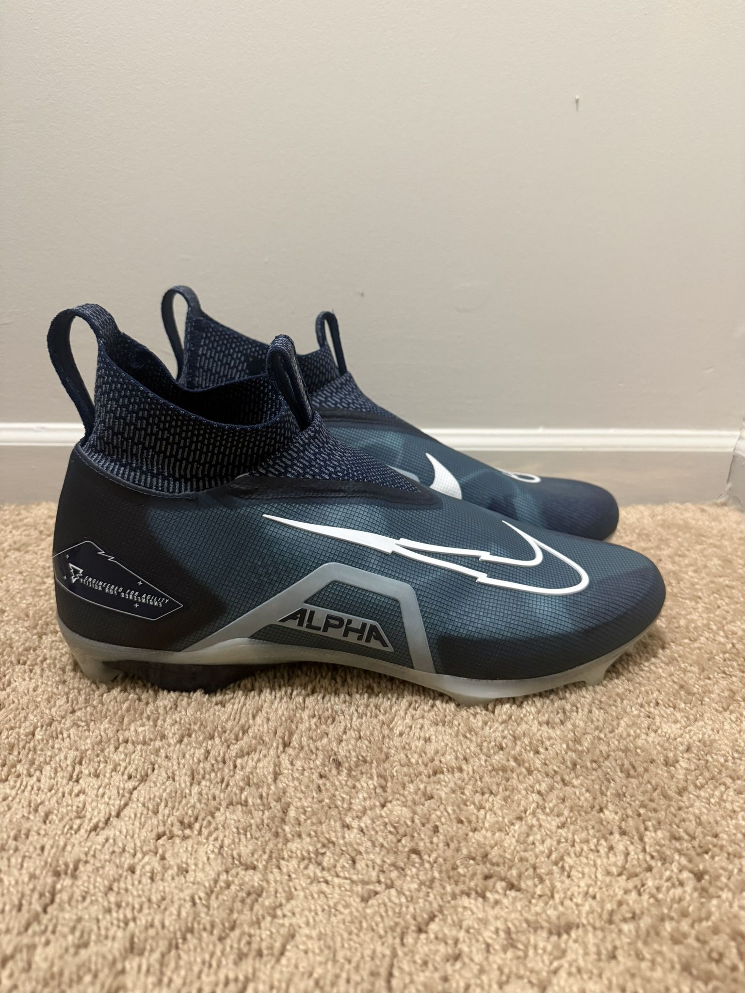 Nike Alpha Menace Elite 3 Football Cleats β BRAND NEW OBO