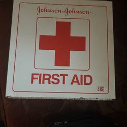 Vintage First Aid Tin 20$