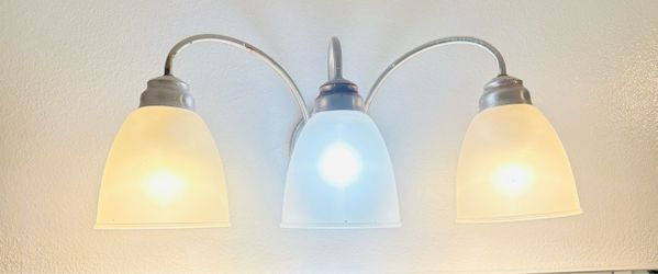 Vanity Light -3 of the same. 20 dollars for all 3.