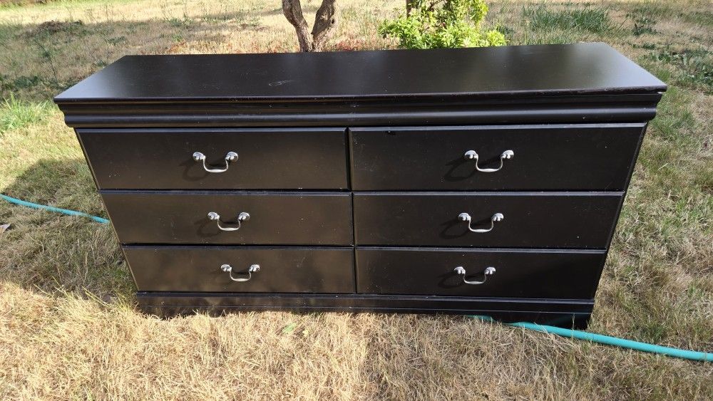 Dresser