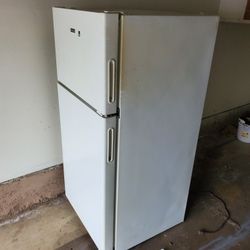 Refrigerator For Sale