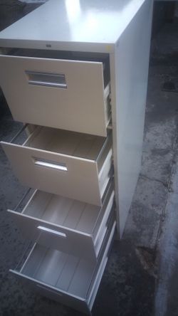 Archivero. Enterito limpio