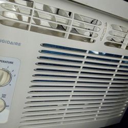 Frigidaire AC UNIT