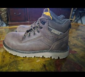 DeWalt Women's Rochester Composite Toe Work Boots.
