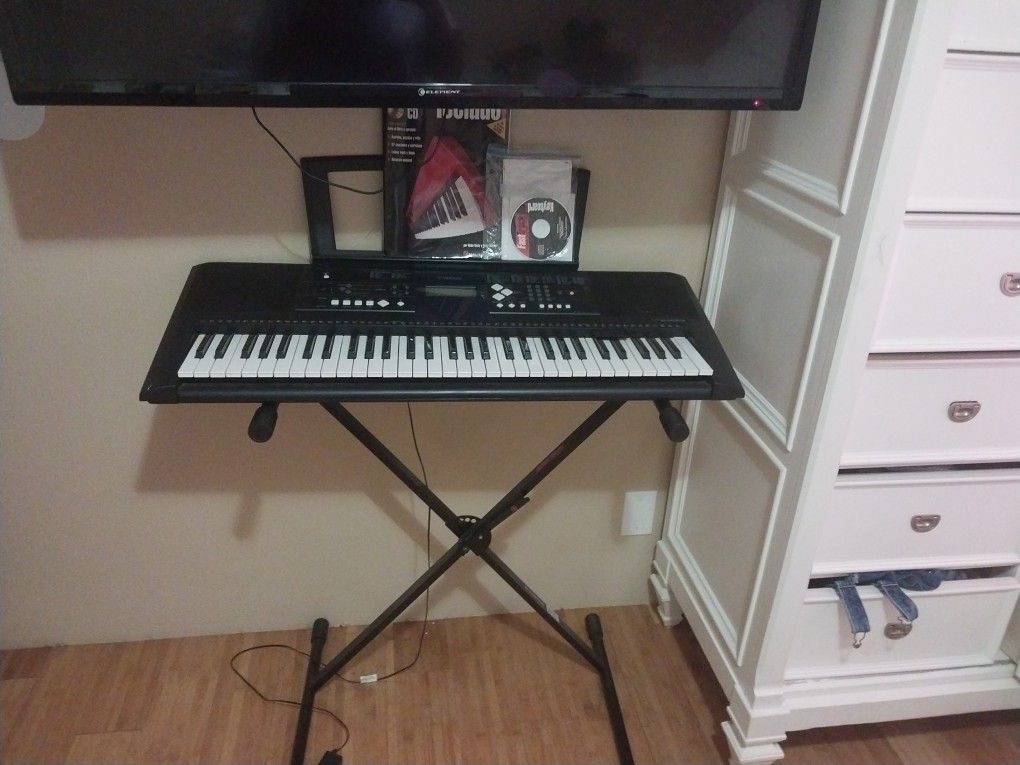 Yamaha Keybord Piano (Trying To Sell As Quick As Possible)