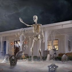 12 FT Giant Skeleton w/ Blinking LCD Eyes - Brand New