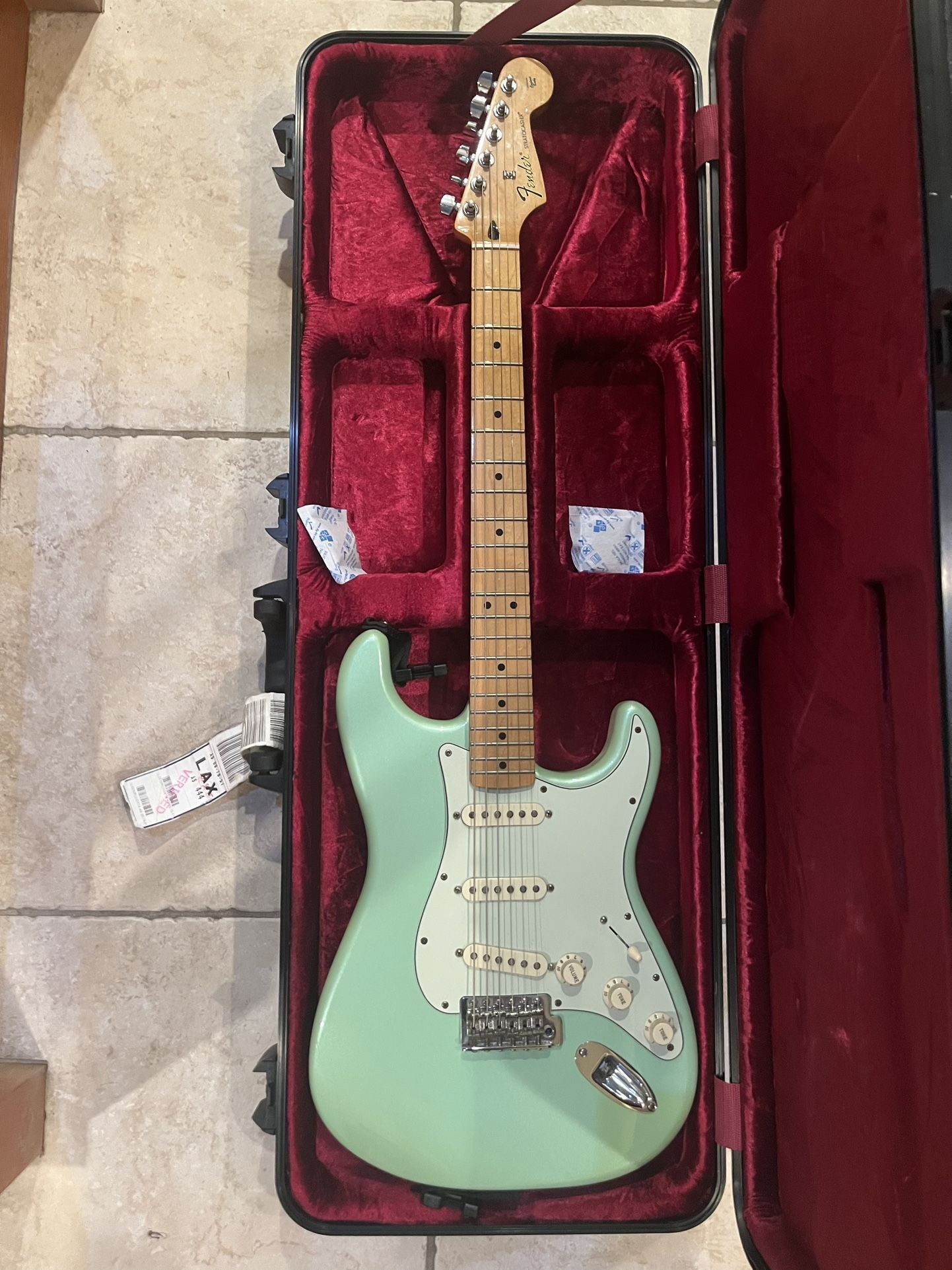 Fender MIM Stratocaster LTD Edition (Mint) w/ Gator Flight Safe Hardshell Case (Brand New)