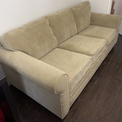 Couch With Pull Out Bed 