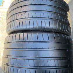 2 Michelin Pilot Super Sport 295-35-20