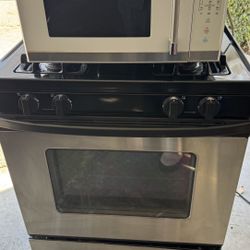 Stove & Microwave