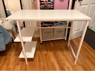 White desk w shelves