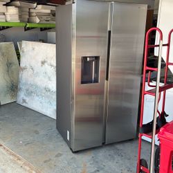 Samsung 22cu. Ft. Side-by-side Refrigerator