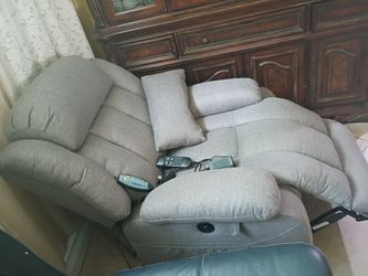 Recliner and massage chair