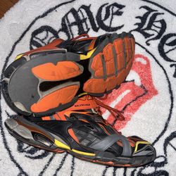 🔥 Balenciaga Track.2 Sneakers – Black/Red/Yellow