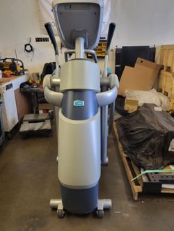 Precor 835 AMT With Open Stride