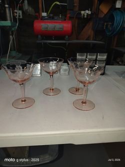 Javit Pink Champagne glasses
