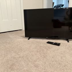 LG 32in Smart TV