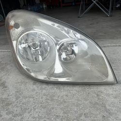 Freightliner Cascadia Headlight