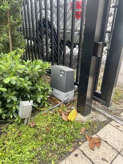 Sliding Gate / Portones Eléctricos / Gate Opener