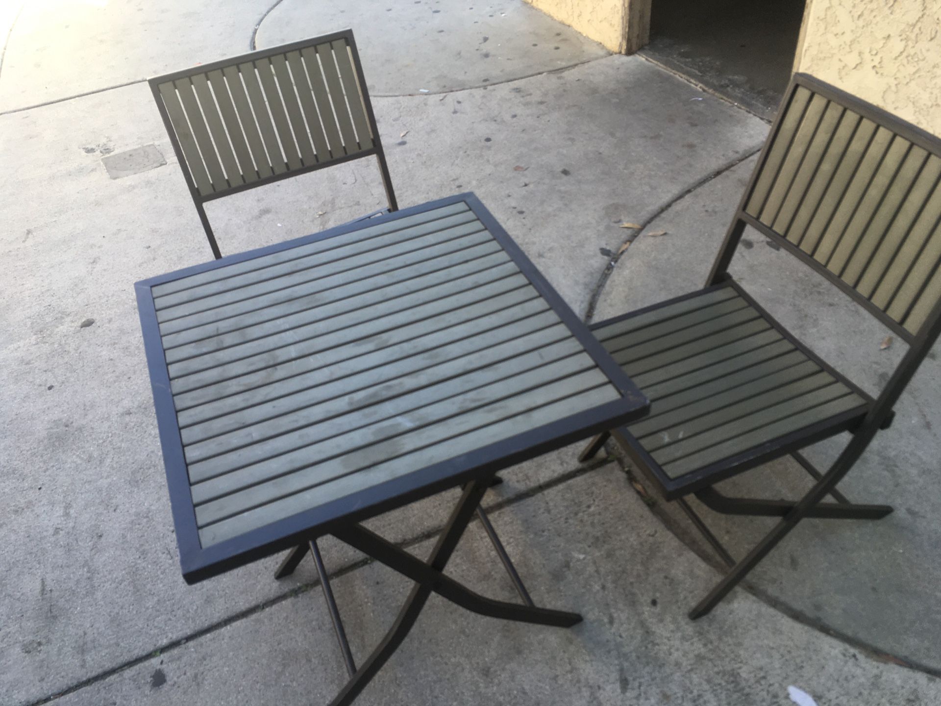 Porch/patio table and chairs