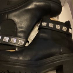 Micheal Kors Boots