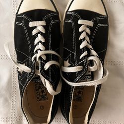 Converse Shoes Size 7 Open Box