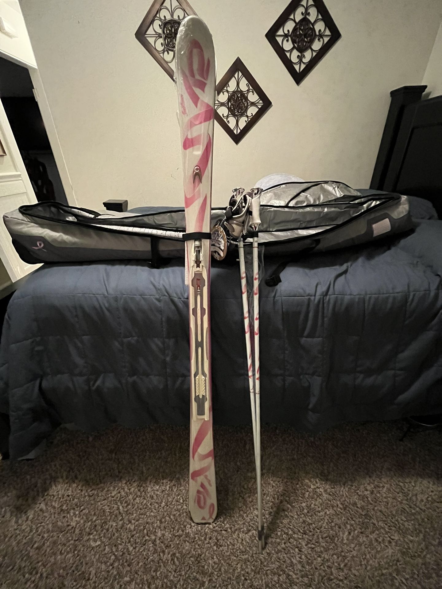 Brand New K2 WOMENS SKIS, Poles, And Bag!