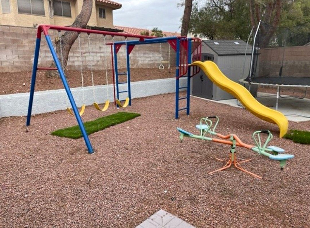 Swing Set w Pro Installation