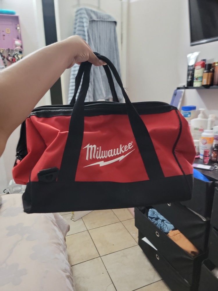 Milwaukee 17 Inch Heavy Duty Tool Bag