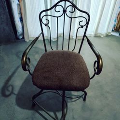 Set Of 3 Swivel Counter Height Chairs.