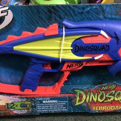NERF DINOSQUAD TERRODAK NERF GUN W 12 DARTS NEW
