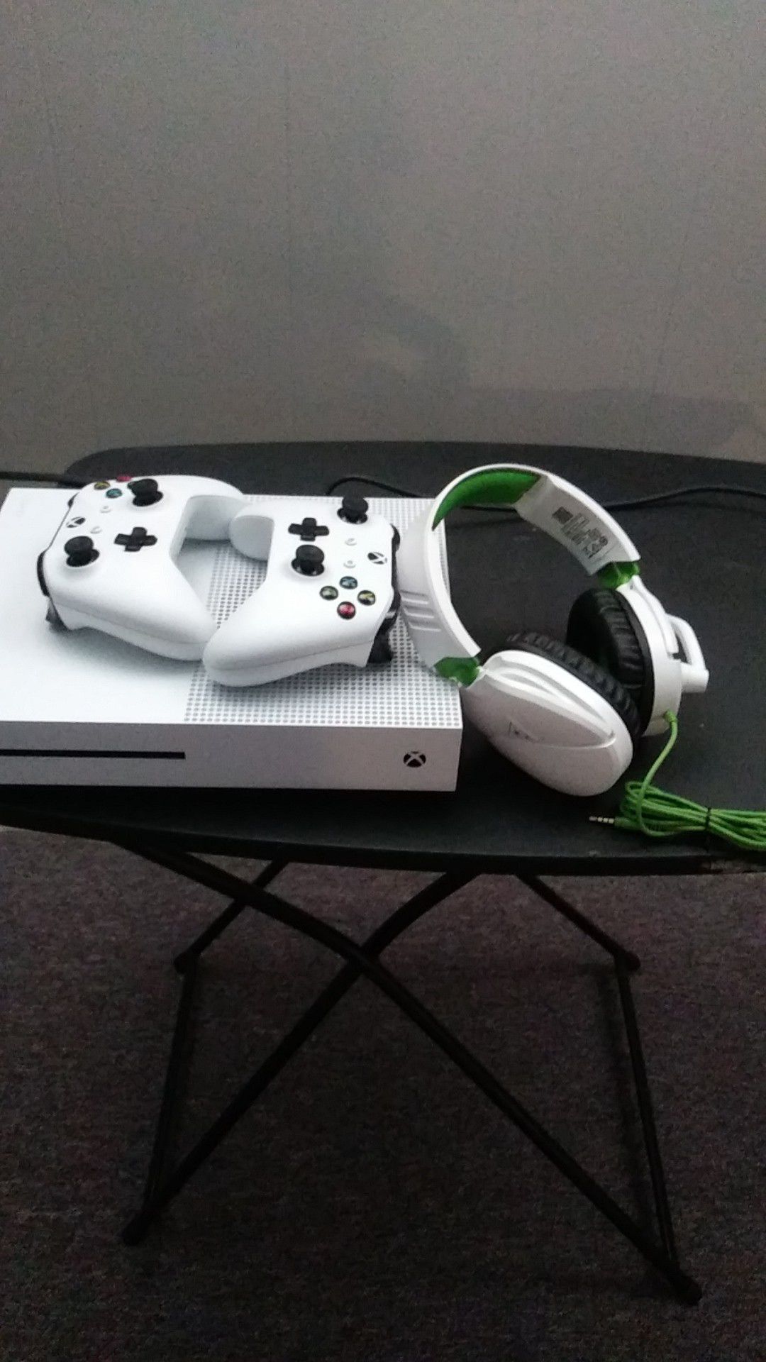 Xbox 1s . 1 terabyte