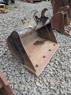 Kubota U17 KX018 KX41 mini excavator 24" Clean Out Bucket