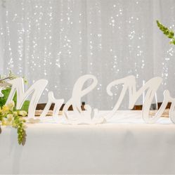 Mr & Mrs Sign