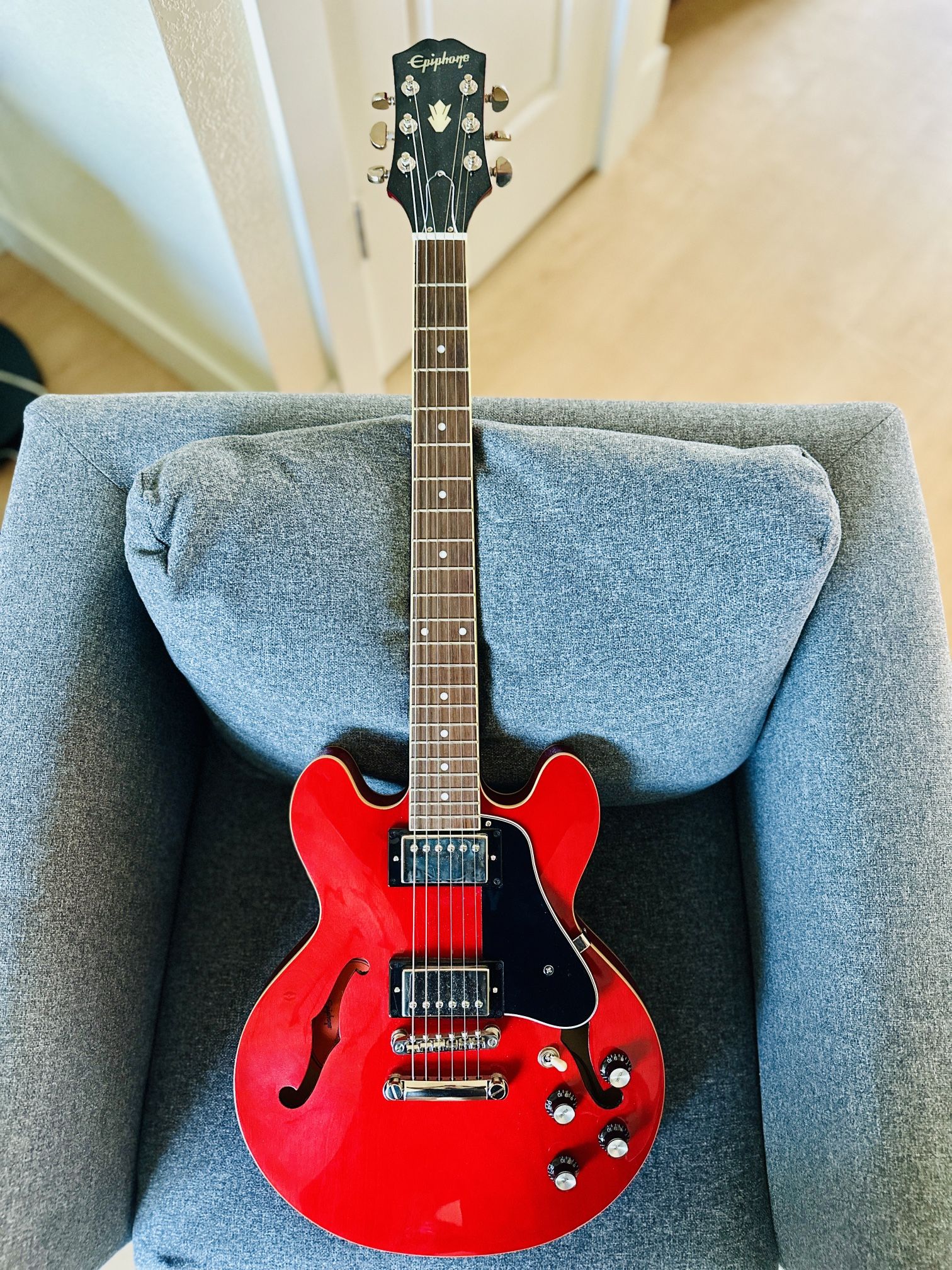 Epiphone ES-339 Electric Guitar – Mint Condition