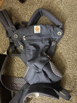 Ergo baby carrier