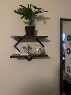 Floating Wall Shelf with Diamond Metal Bracket