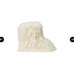 SKIMS Size 37 Faux Fur Boot Brand New In A Duffel Bag 