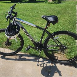 Schwinn Adult Mountain Bike w/Helmet