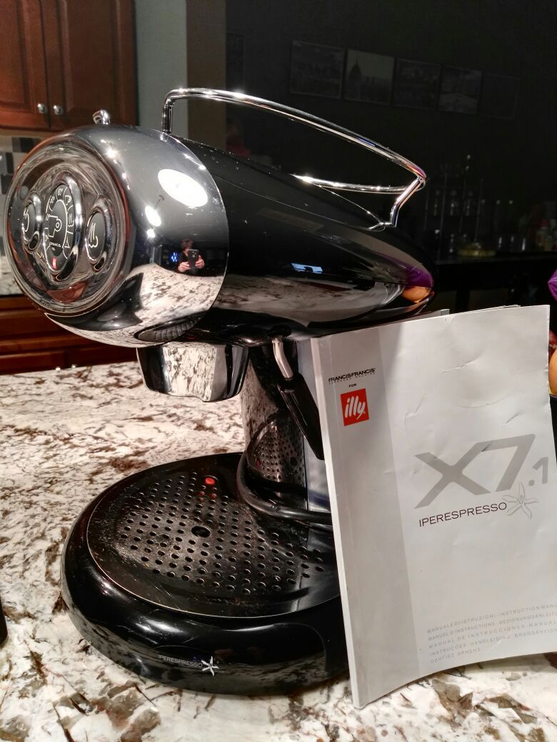 Francis Francis x7.1 iperespresso coffee machine