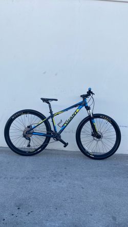 GIANT MOUNTAIN BIKE