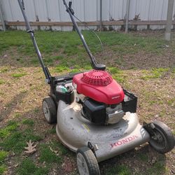 Lawn Mower: Honda Self Propelled 