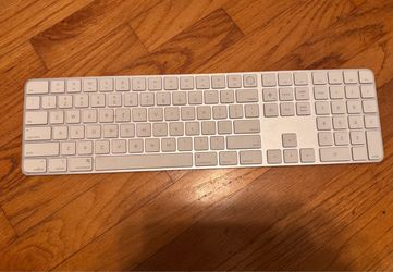 Apple Wireless Magic Keyboard with Touch ID