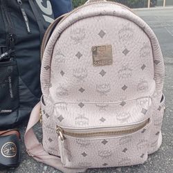 DESIGNER BACKPACK Light Pink N Gold MCM (MUNCHEN ) BACKPACK 