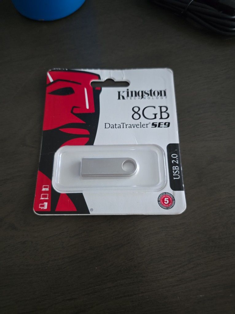 New Kingston DataTraveler Ultra-Small SE9 8GB USB 2.0 Flash Drive