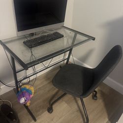 Desk / chair