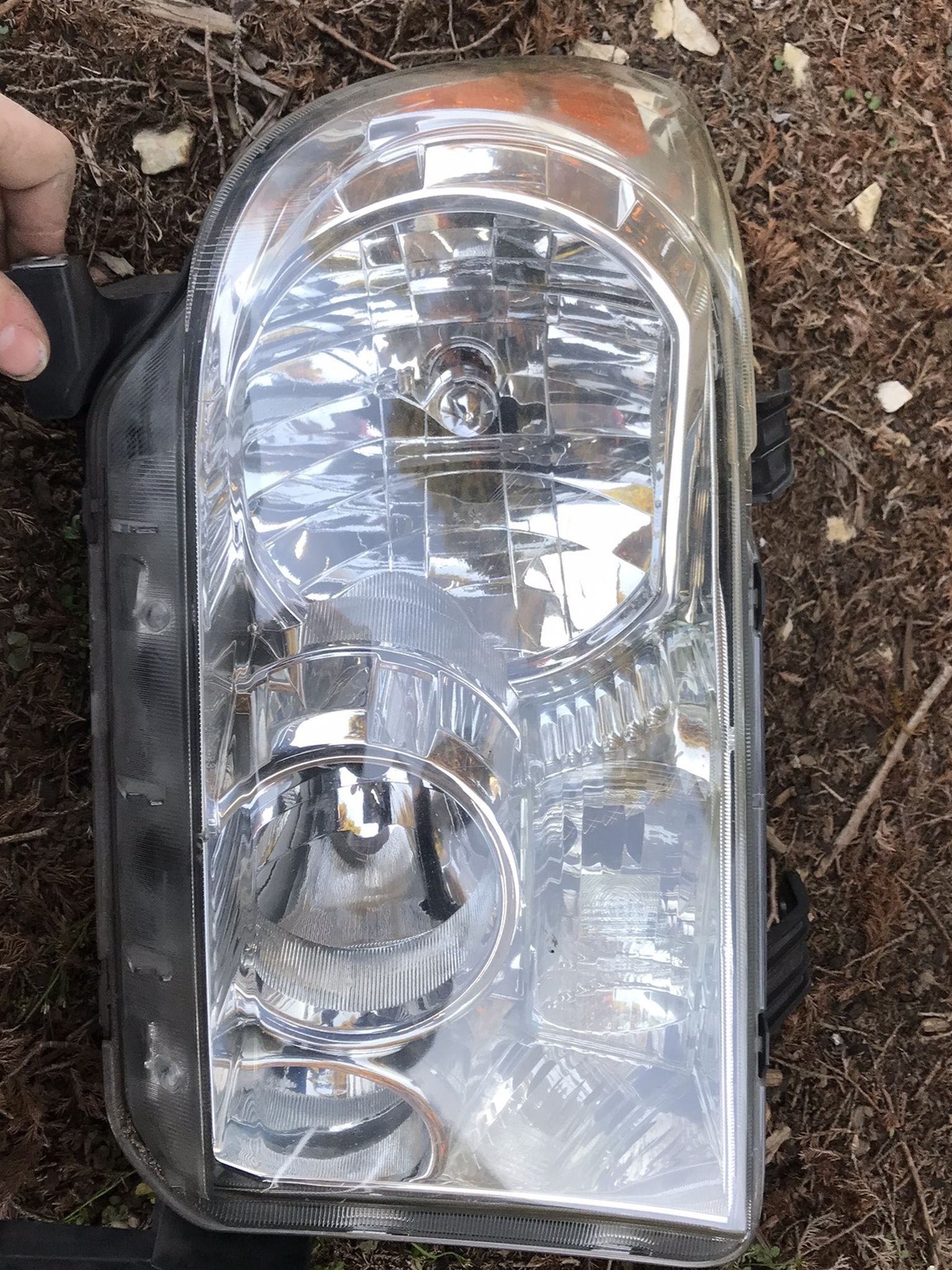 Toyota Tundra OEM Headlight